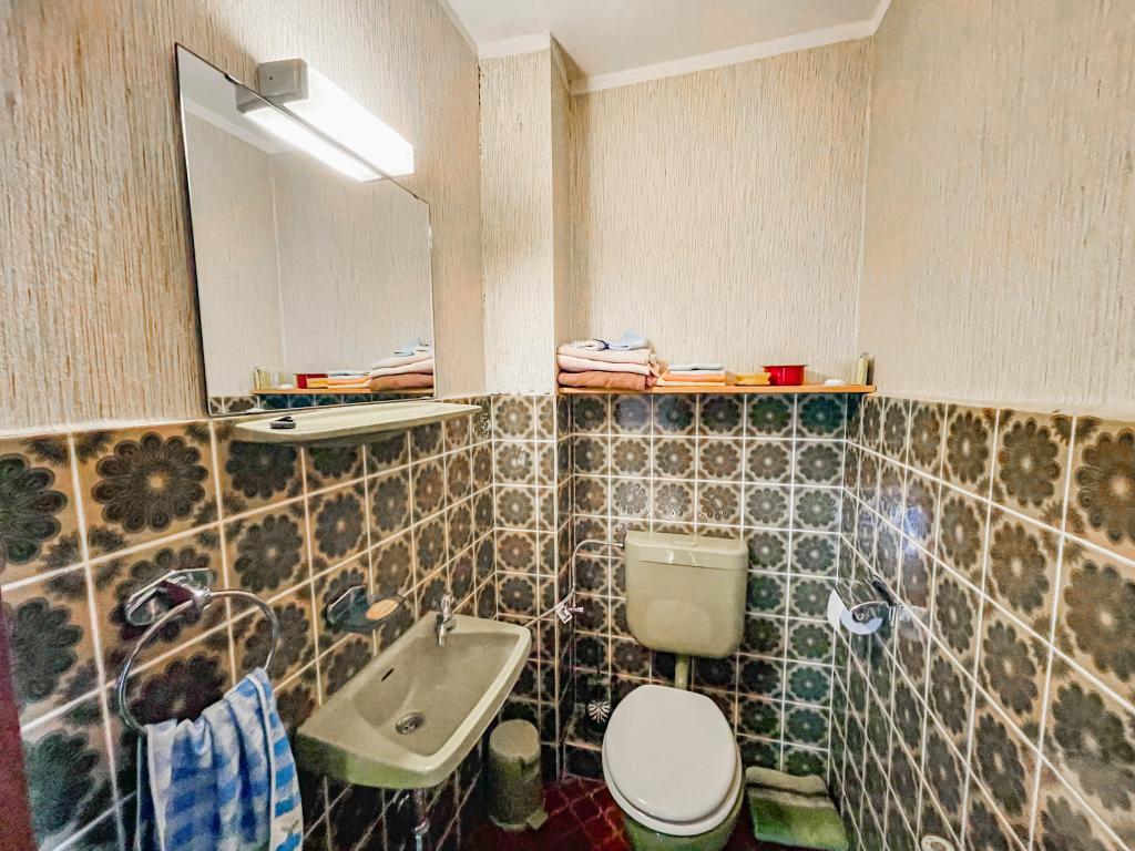 Einfamilienhaus: G&auml;ste-WC