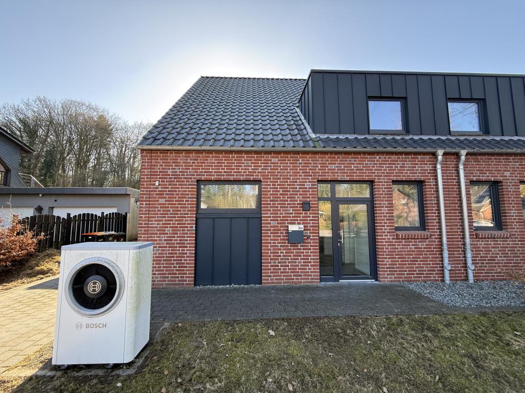 Doppelhaush&auml;lfte: DHH mit Luft-W&auml;rmepumpe