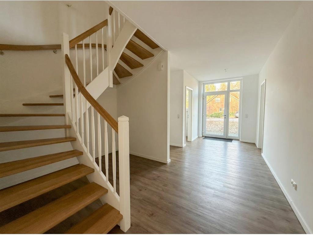 Doppelhaush&auml;lfte: freundlicher Eingangsbereich