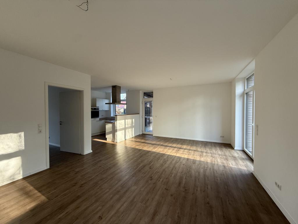 Doppelhaush&auml;lfte: Offener Wohn- und Essbereich