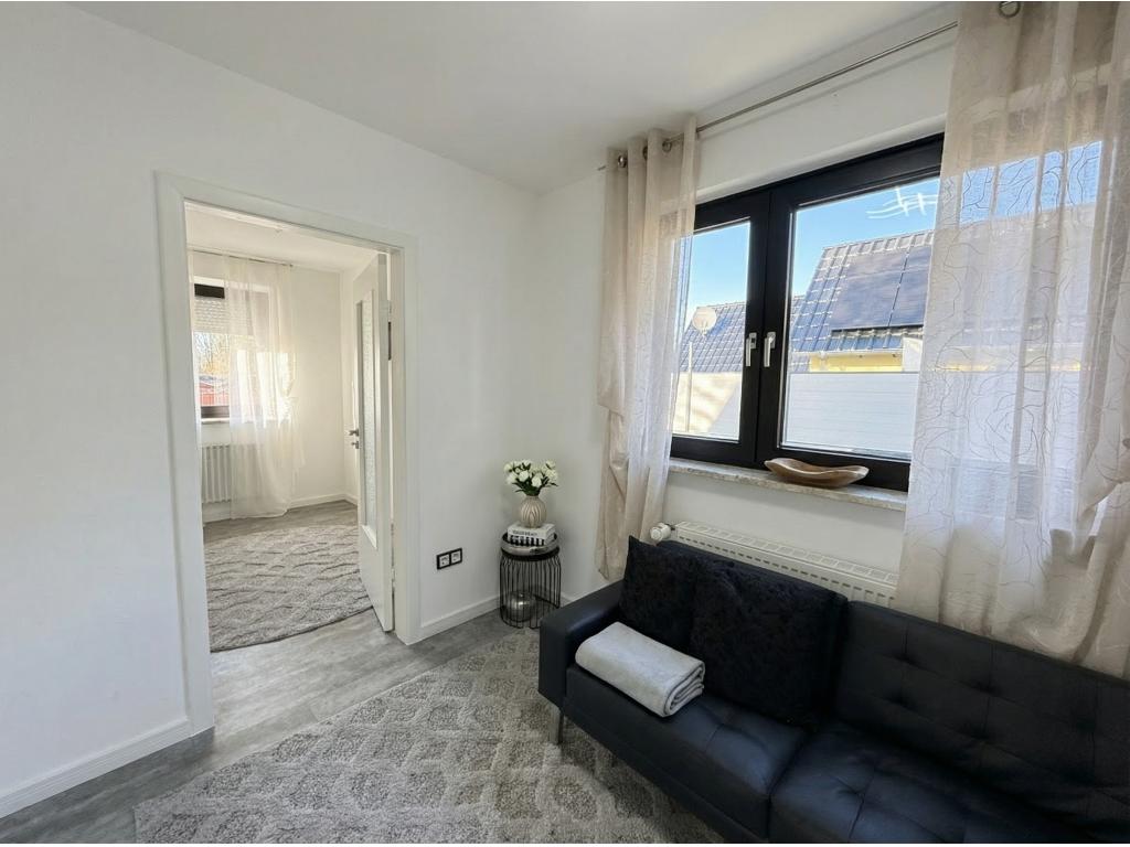 Einfamilienhaus: Zimmer 1 + 2 EG