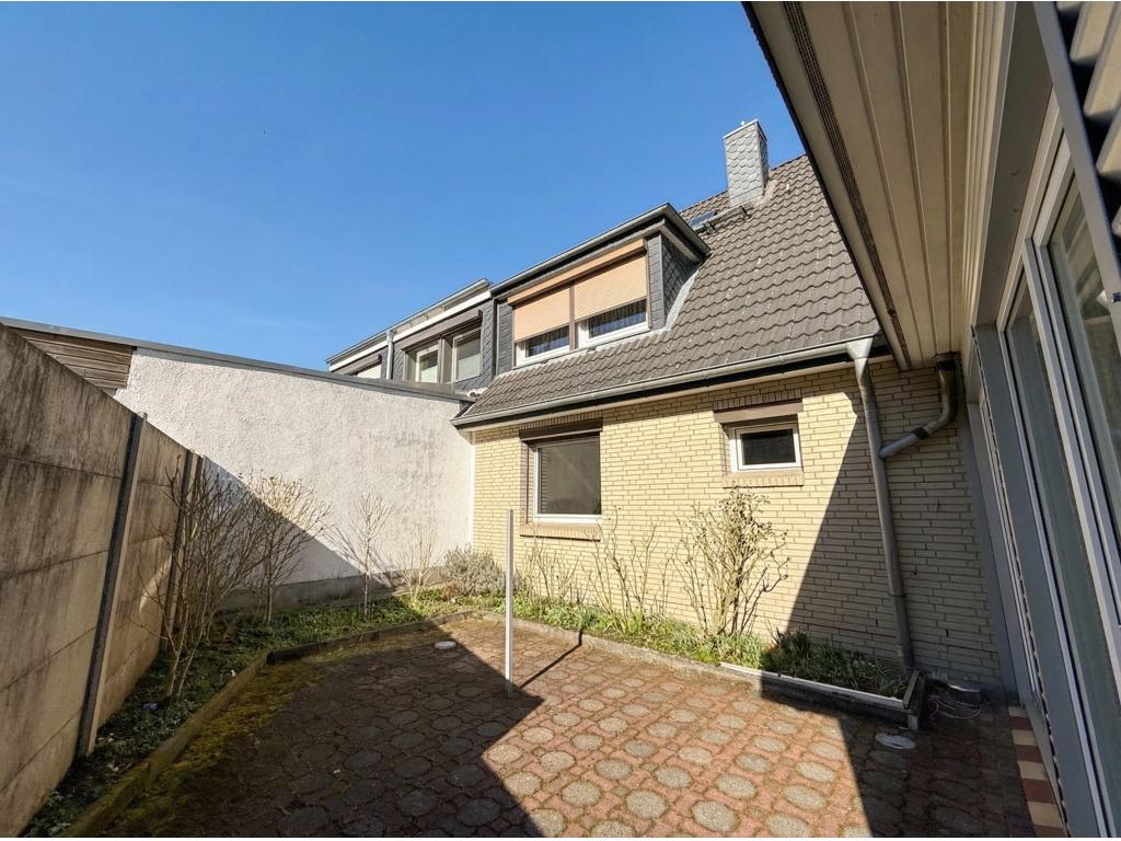 Terrasse Doppelhaushälfte: Terrasse