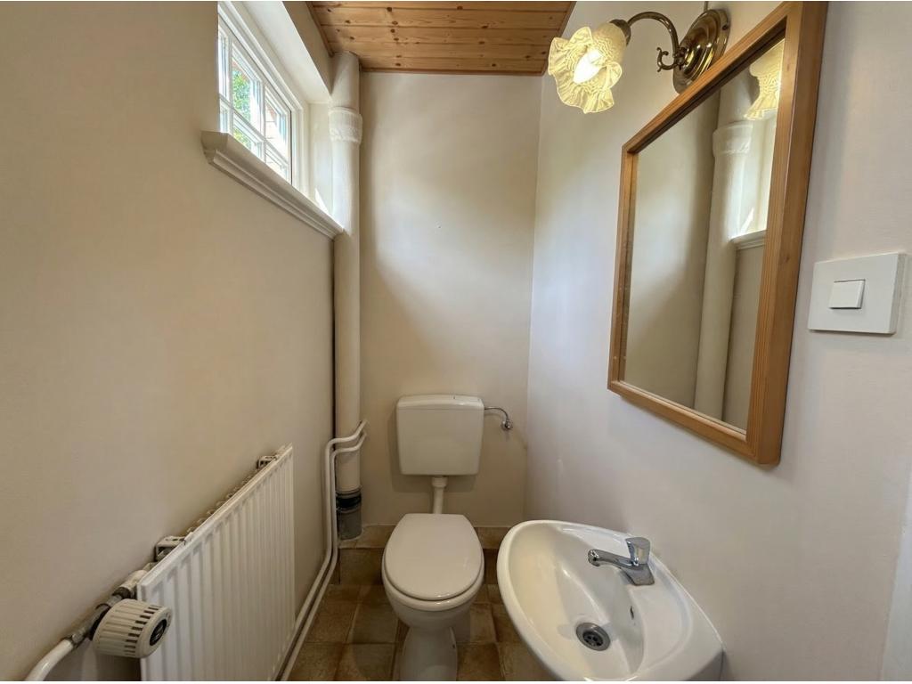 Einfamilienhaus: G&auml;ste-WC