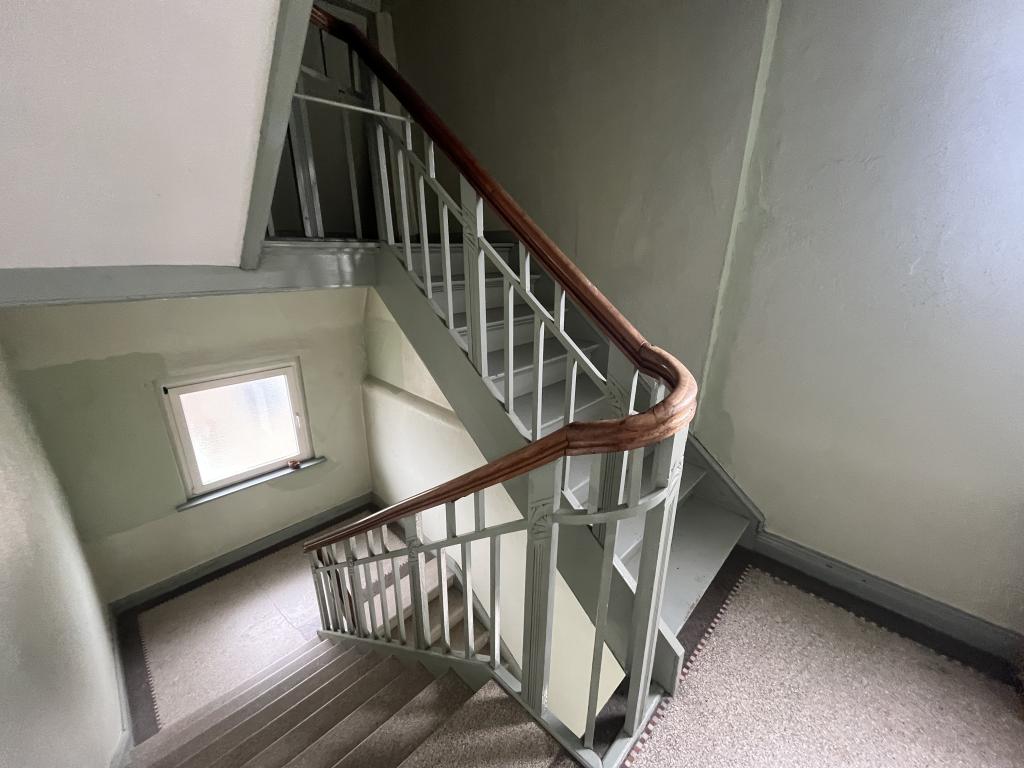 3 Zimmer Wohnung: Treppenhaus