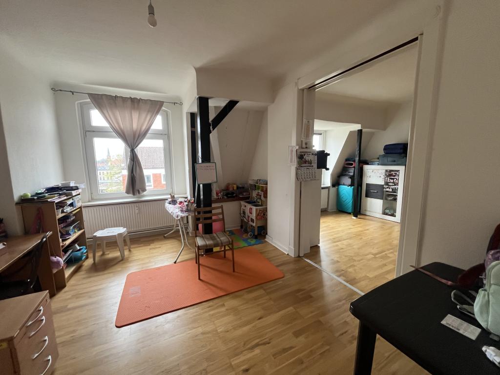 3 Zimmer Wohnung: Zimmer 2 (durch Schiebet&uuml;r getrennt)