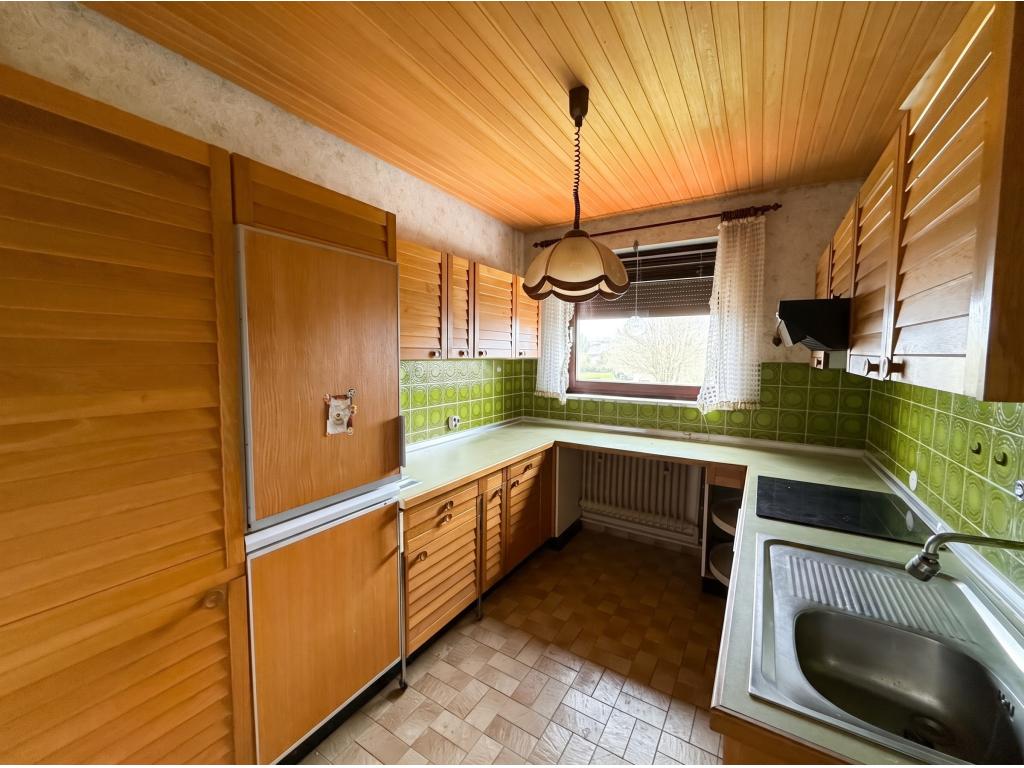 Doppelhaush&auml;lfte: Einbauk&uuml;che DG