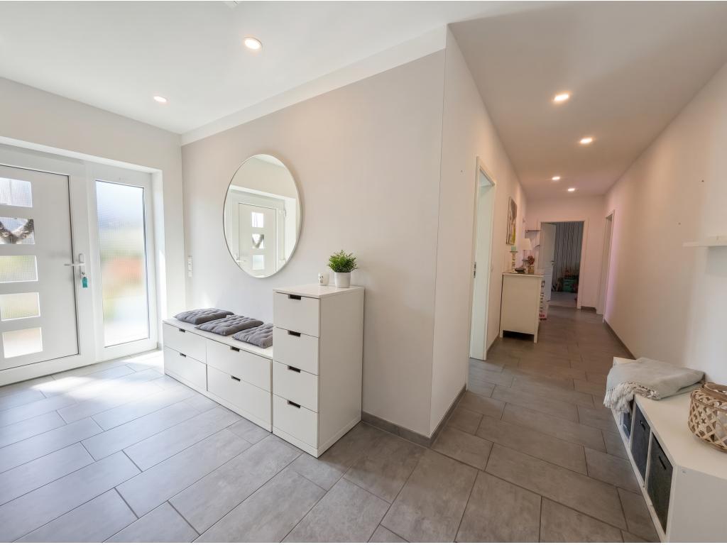 Einfamilienhaus: heller Eingangsbereich