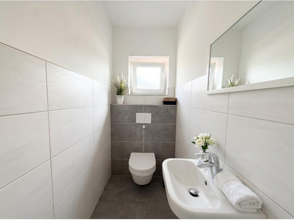 Einfamilienhaus: G&auml;ste-WC