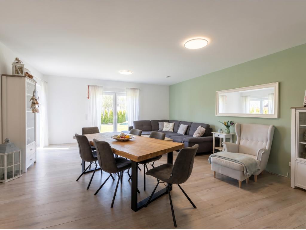 Einfamilienhaus: Wohn- und Esszimmer