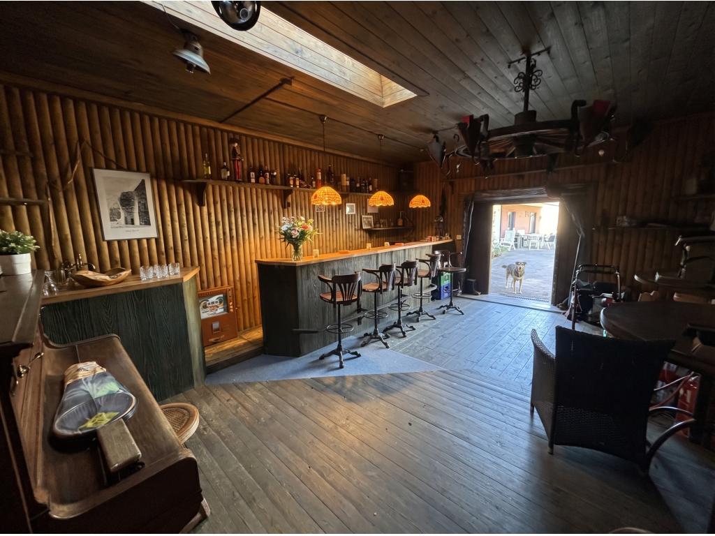 Bar Wohnanlage: Bar