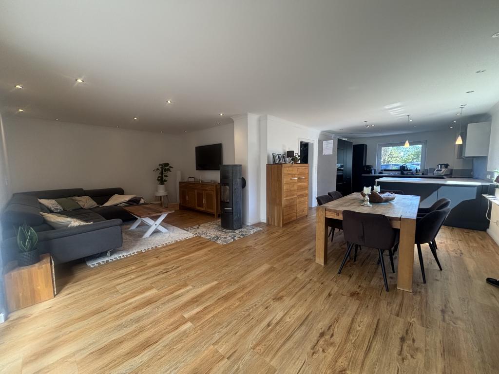 Einfamilienhaus: Wohn- und Esszimmer