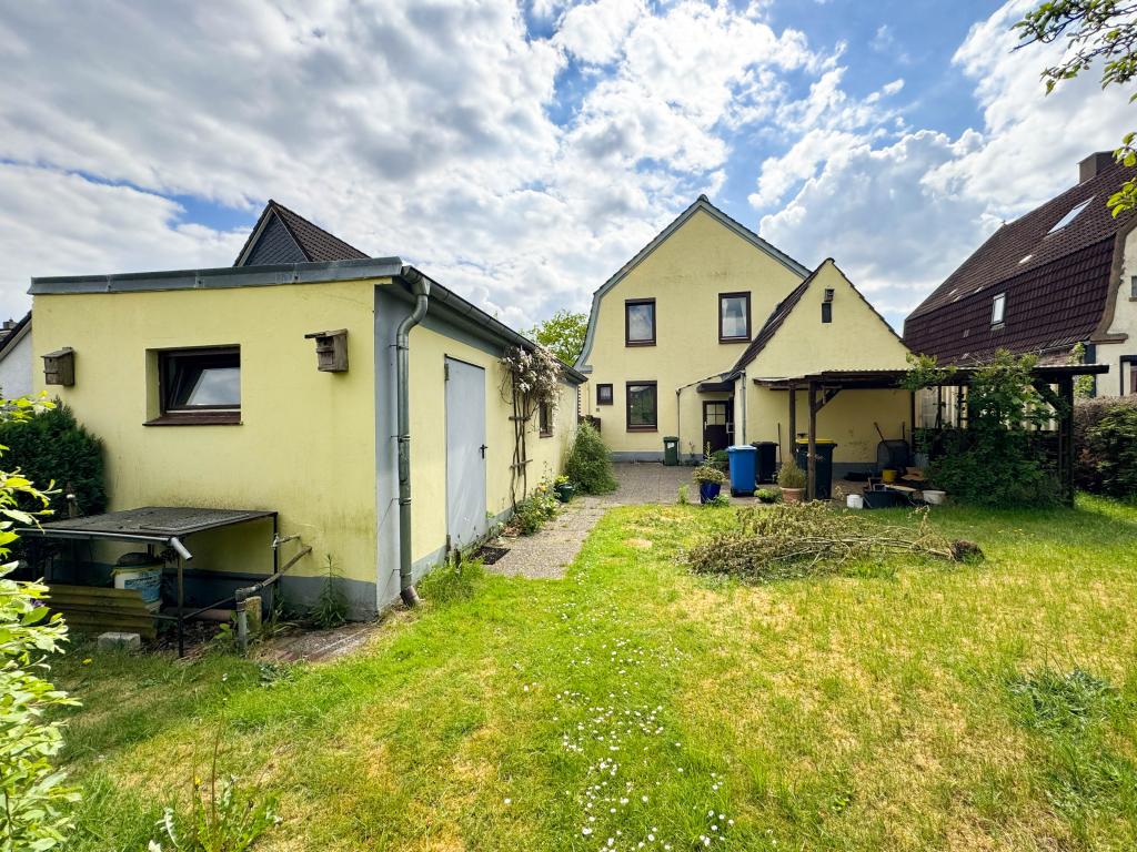 Einfamilienhaus: Terrasse / Garage