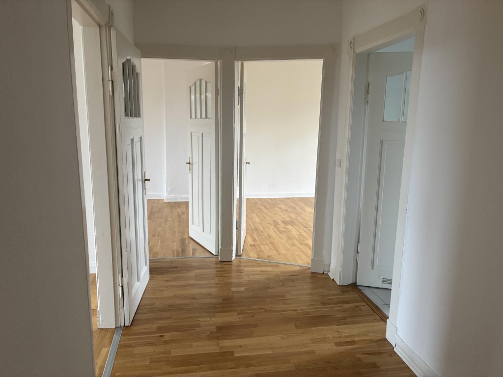 3 Zimmer Wohnung: Flur