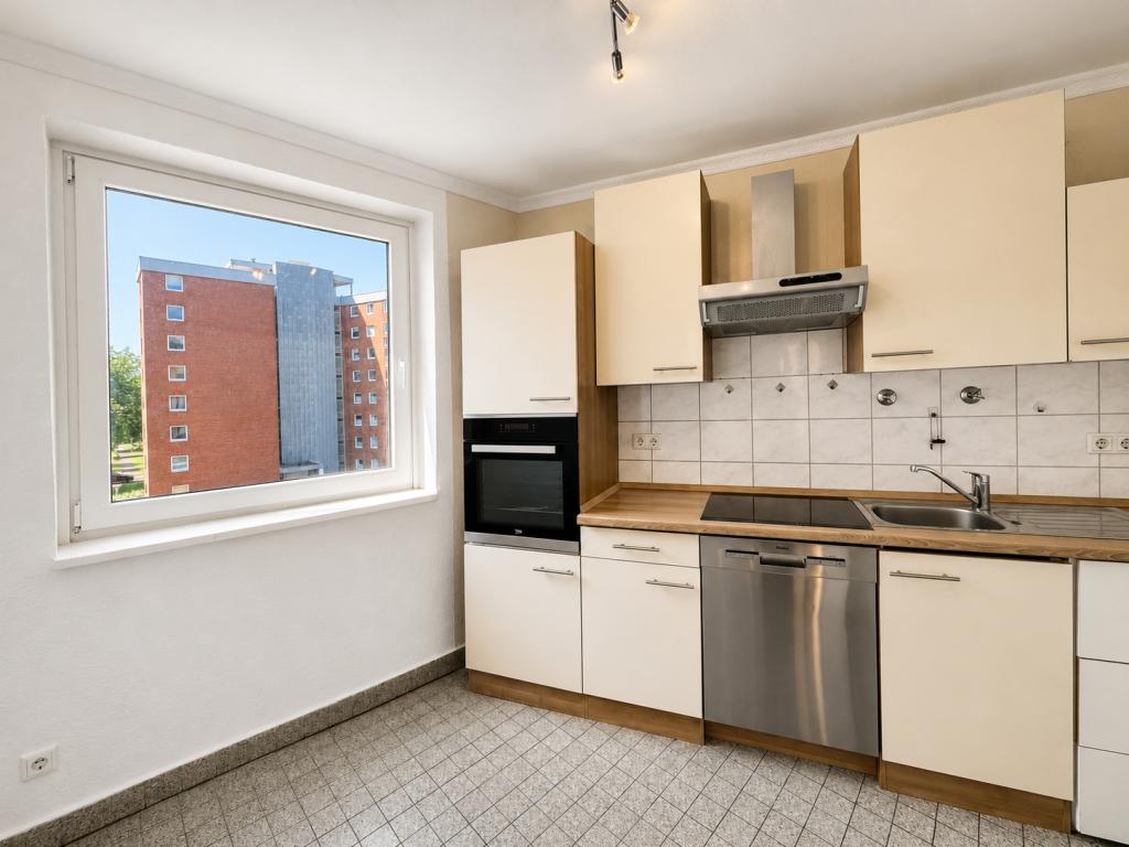 3 Zimmer Wohnung: K&uuml;che nebst Einbauk&uuml;che