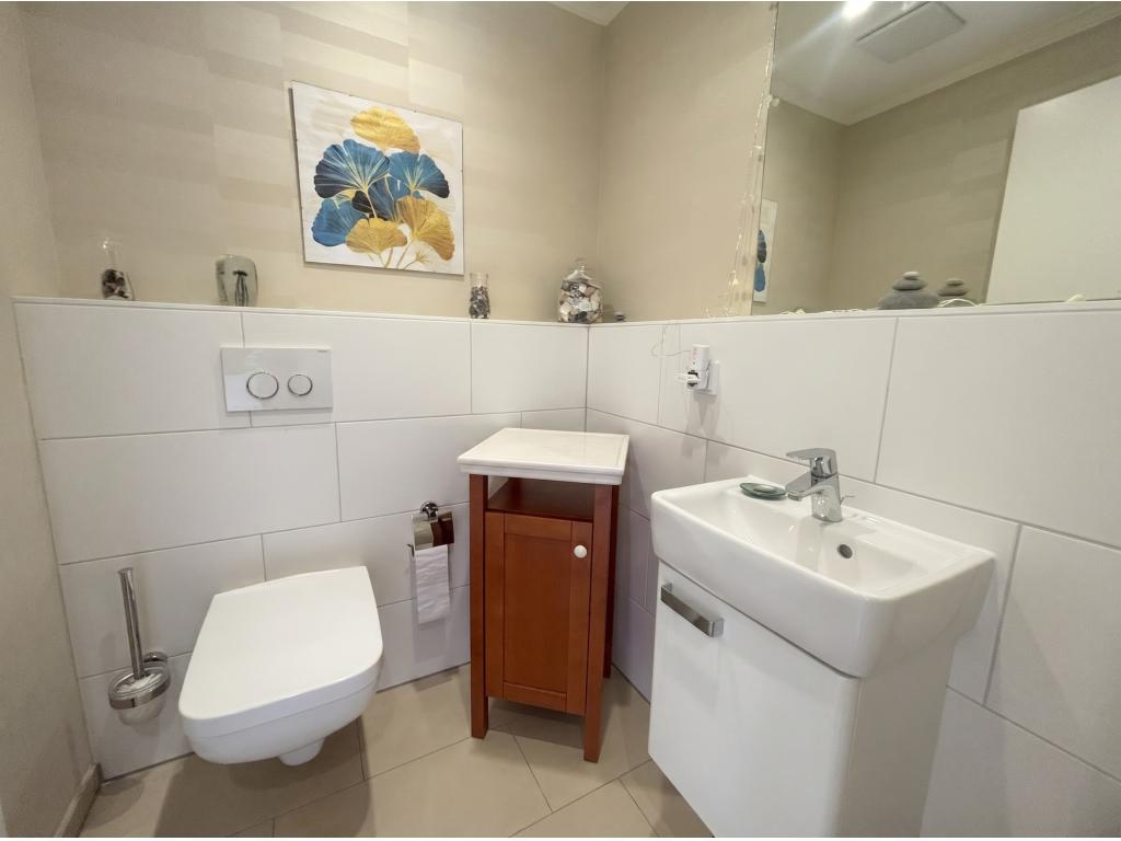 Gäste-WC 4 Zimmer Wohnung: Gäste-WC