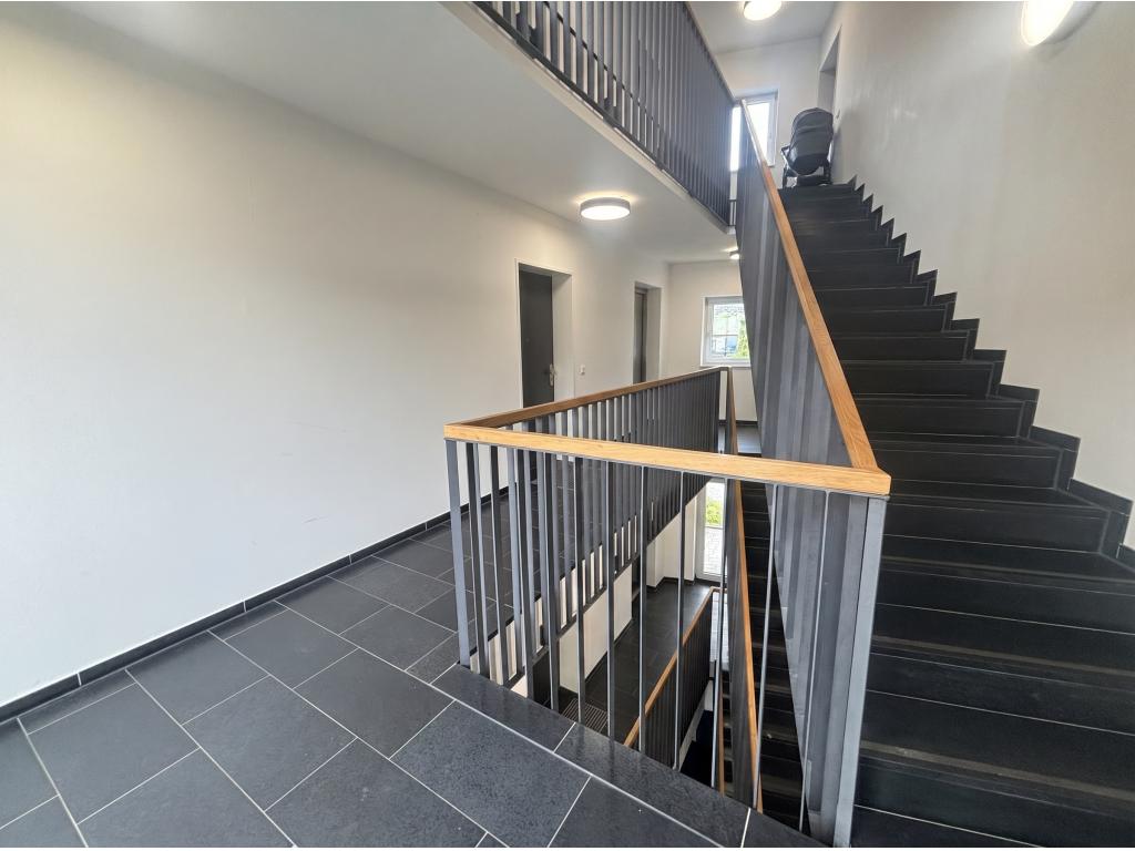 Treppenhaus 4 Zimmer Wohnung: Treppenhaus
