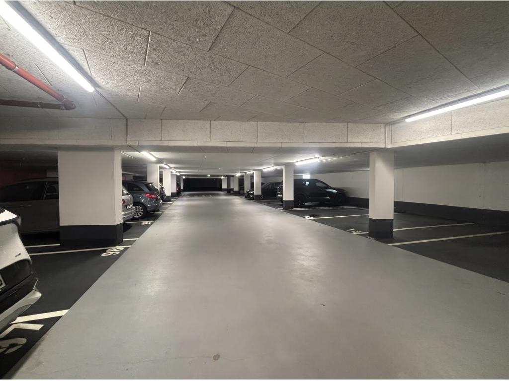 Tiefgarage 4 Zimmer Wohnung: Tiefgarage