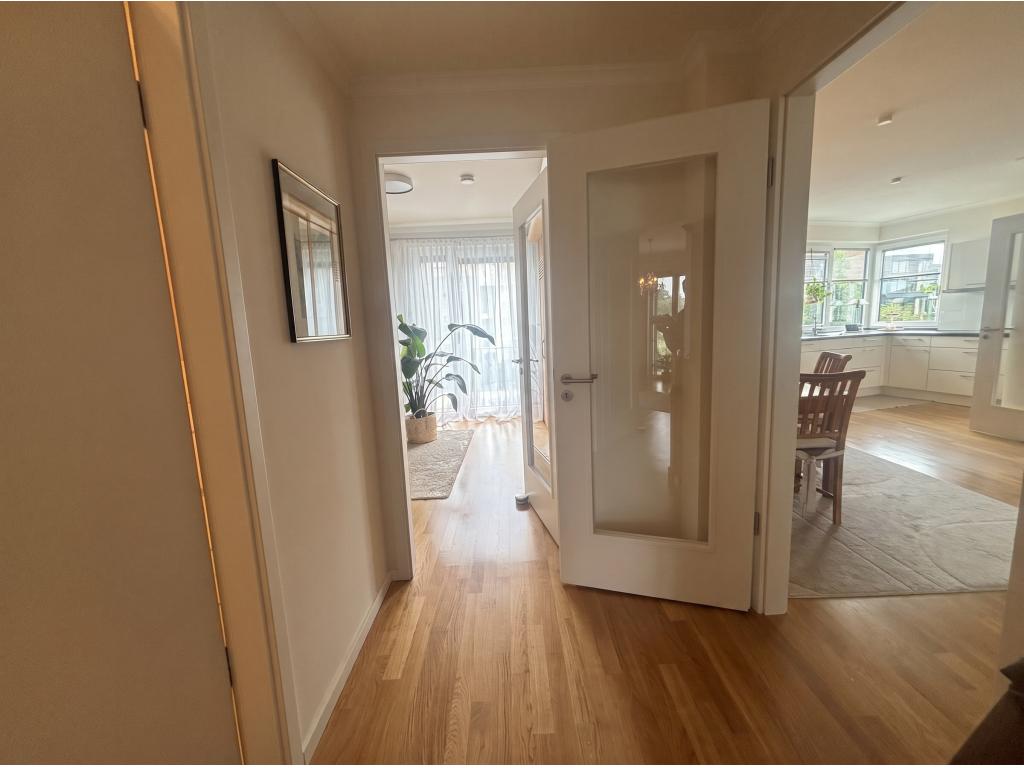 Flur 4 Zimmer Wohnung: Flur