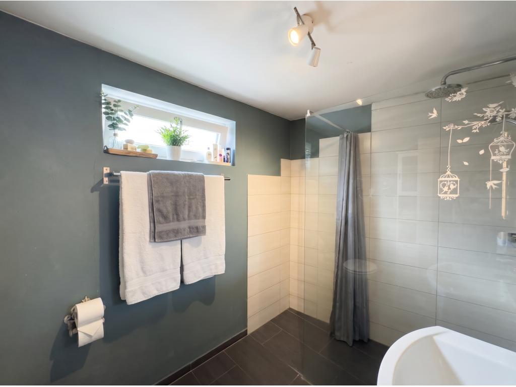 Doppelhaush&auml;lfte: Badezimmer EG