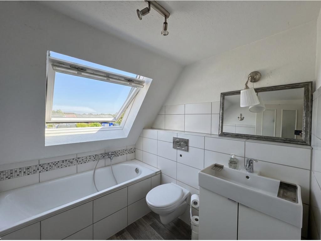 Doppelhaush&auml;lfte: Badezimmer OG