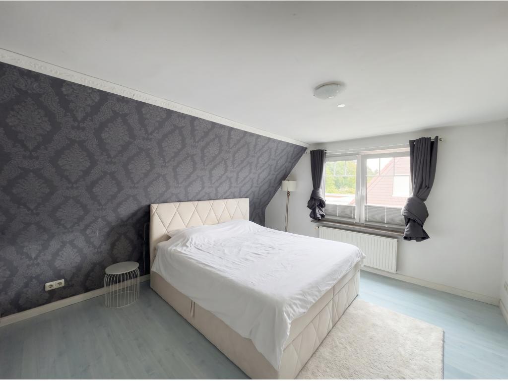 Doppelhaush&auml;lfte: Schlafzimmer OG
