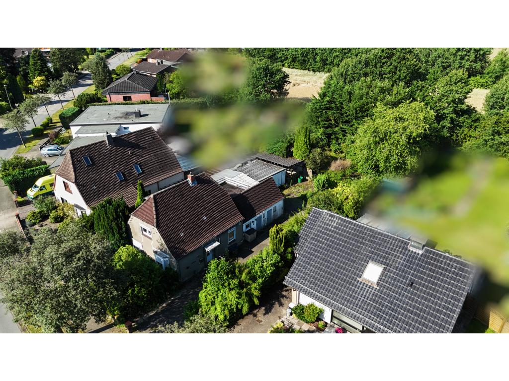 Grundstück mit Altbestand Grundstück Wohnen: Grundstück mit Altbestand
