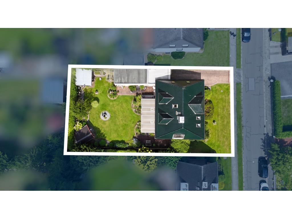Einfamilienhaus: eingezeichnetes Grundst&uuml;ck