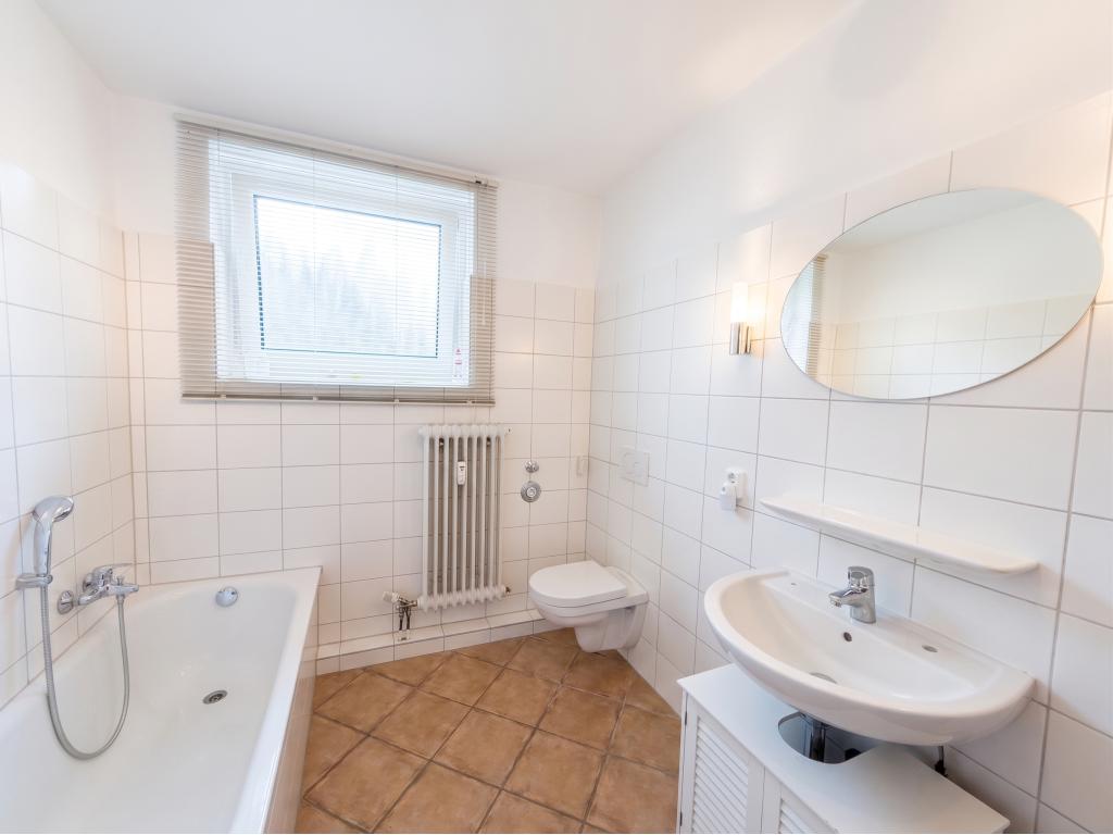 Badezimmer 3 Zimmer Wohnung: Badezimmer