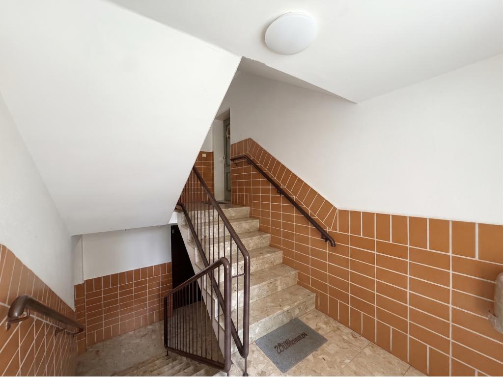 Treppenhaus 3 Zimmer Wohnung: Treppenhaus