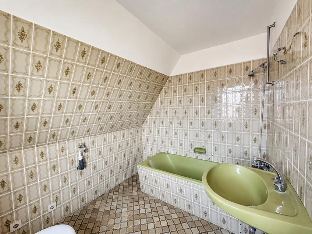 Einfamilienhaus: Badezimmer - OG