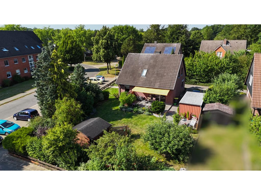 Einfamilienhaus: Gartenansicht