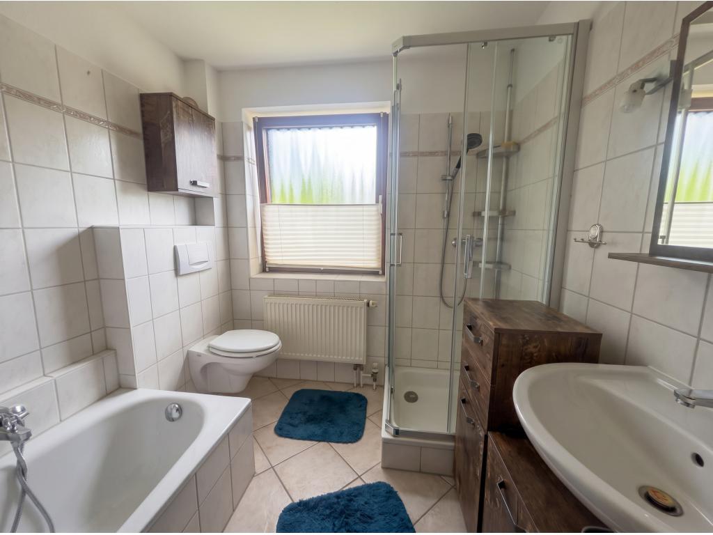 Einfamilienhaus: Badezimmer - Wohnung 2 (EG)