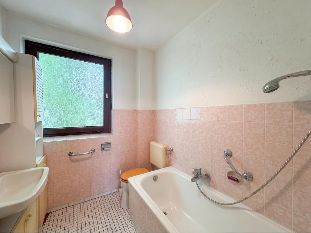 Badezimmer im EG Einfamilienhaus: Badezimmer im EG