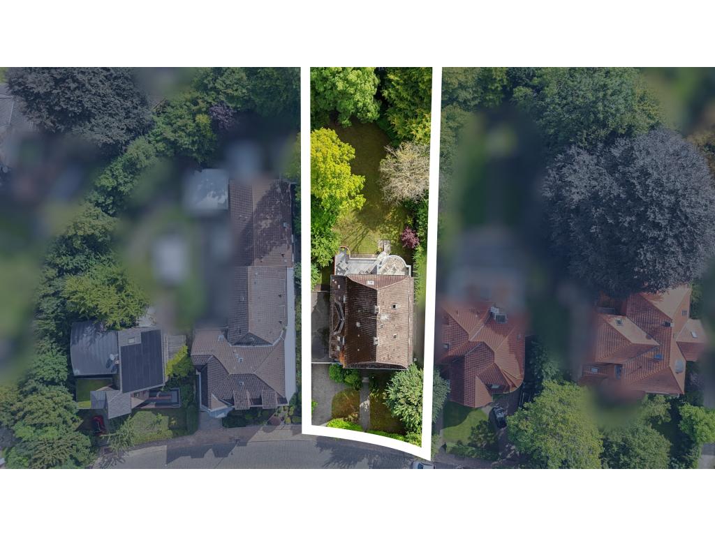 eingezeichnetes Grundstück Villa: eingezeichnetes Grundstück
