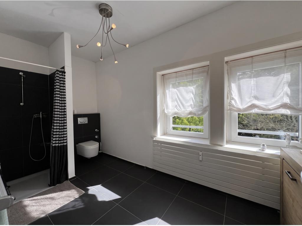 Badezimmer im DG Villa: Badezimmer im DG