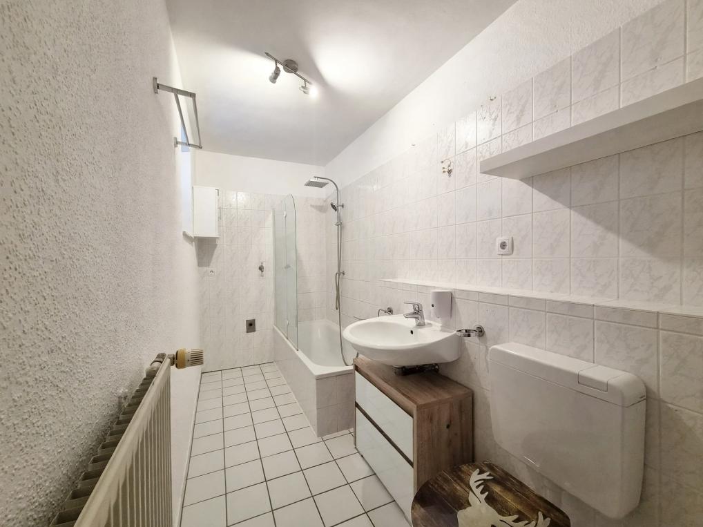 Reihenhaus: Badezimmer im EG