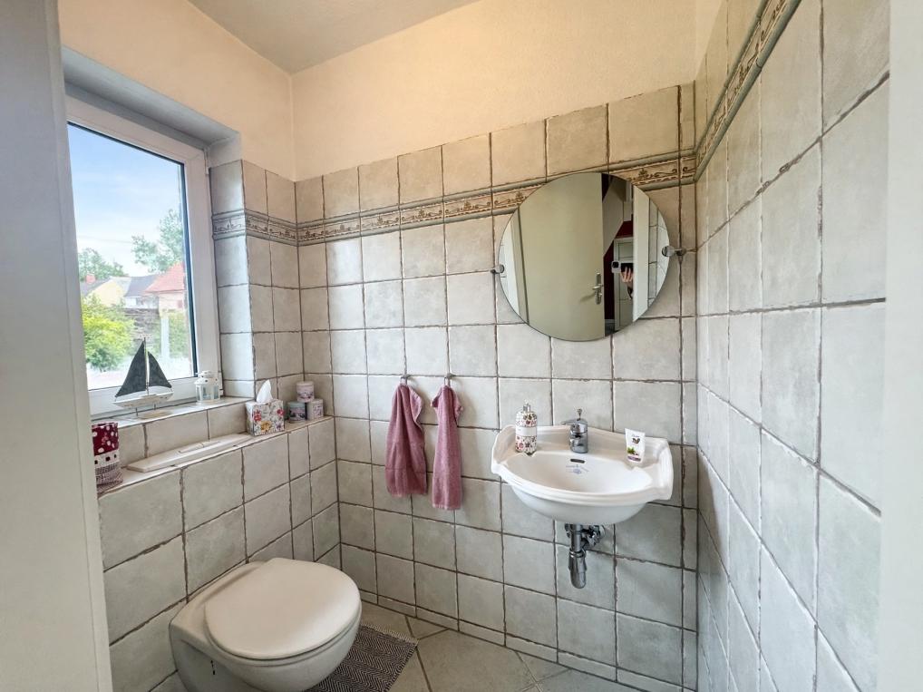 Einfamilienhaus: G&auml;ste-WC