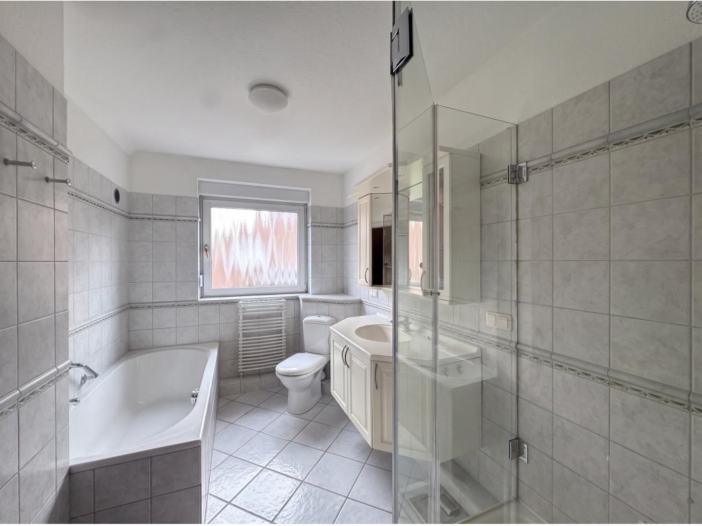 Einfamilienhaus: Badezimmer