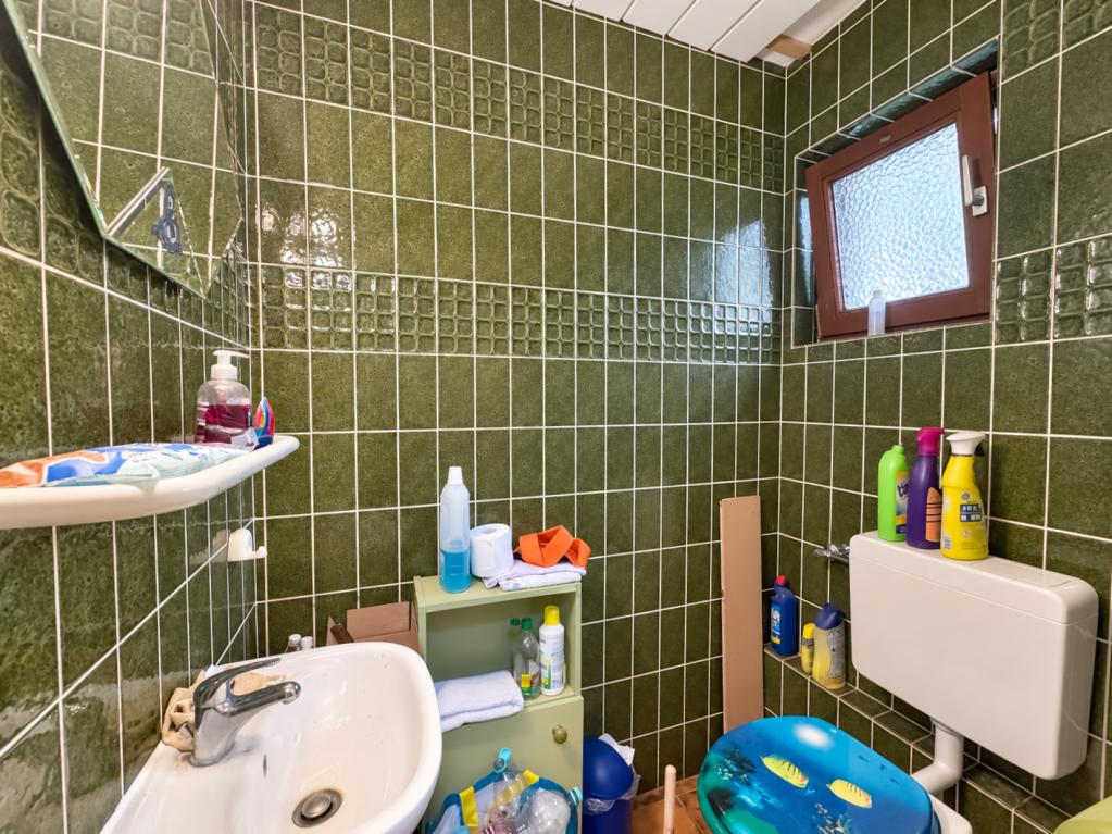 Gäste-WC - erste Wohneinheit Einfamilienhaus: Gäste-WC - erste Wohneinheit