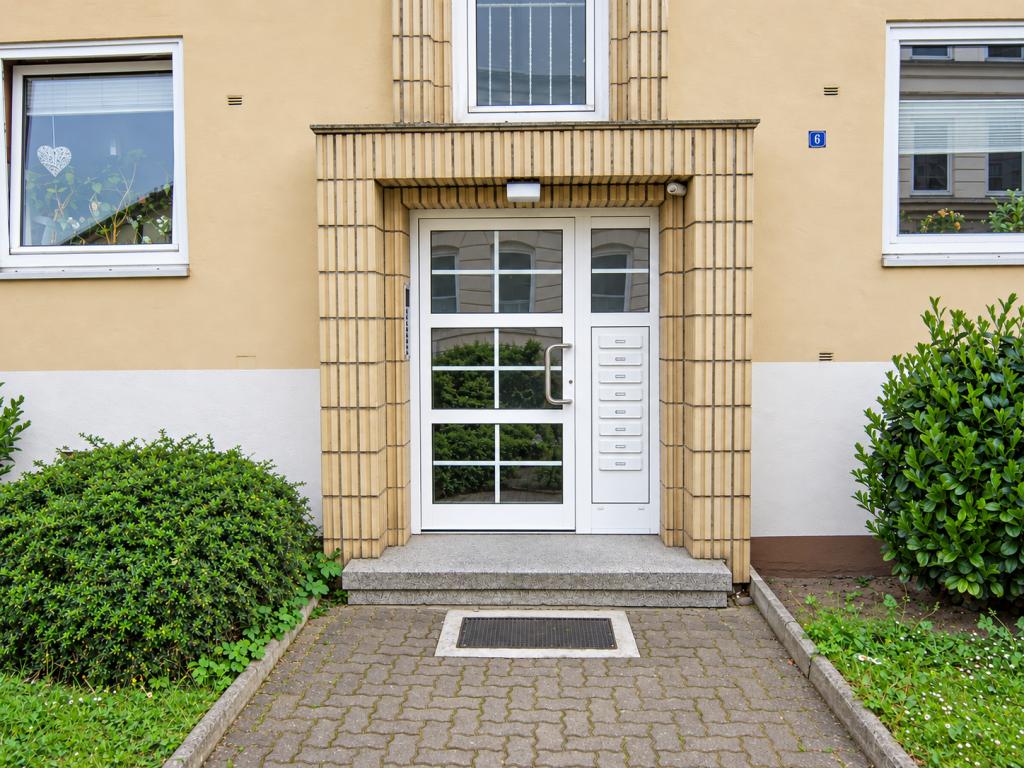 Hauseingang Mehrfamilienhaus: Hauseingang
