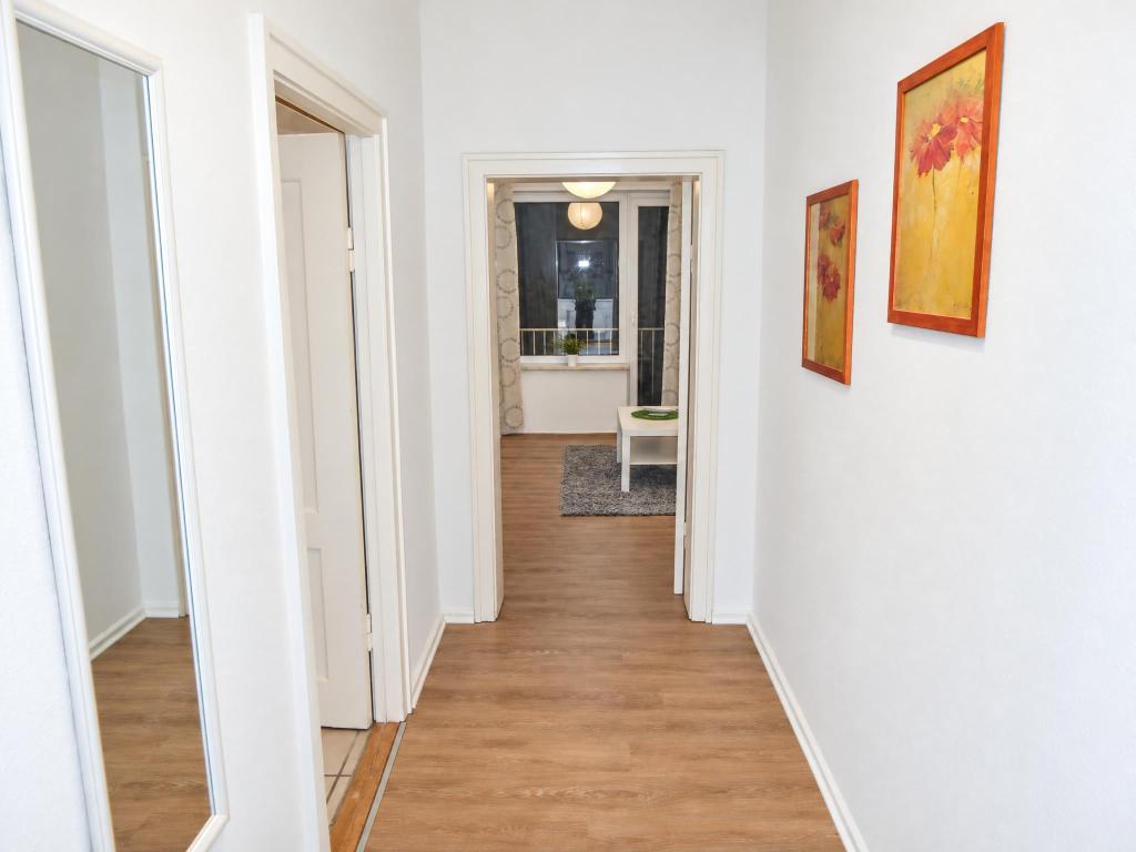 Wohnung 3 - Flur Mehrfamilienhaus: Wohnung 3 - Flur