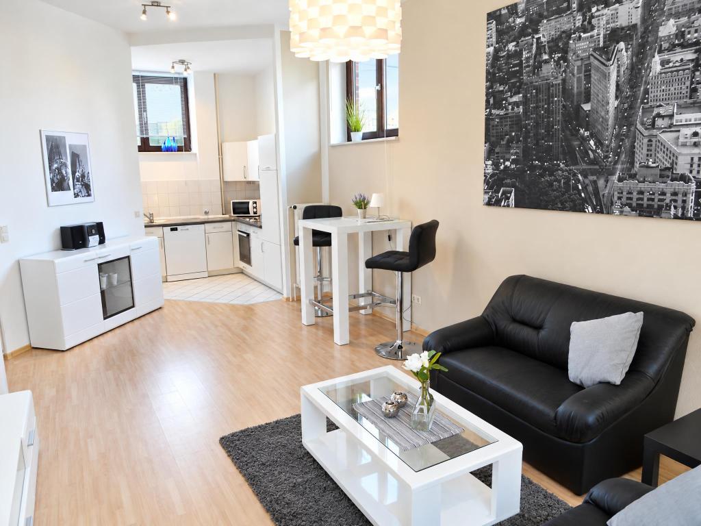 Wohnung 1 - Wohn- und Essbereich Mehrfamilienhaus: Wohnung 1 - Wohn- und Essbereich